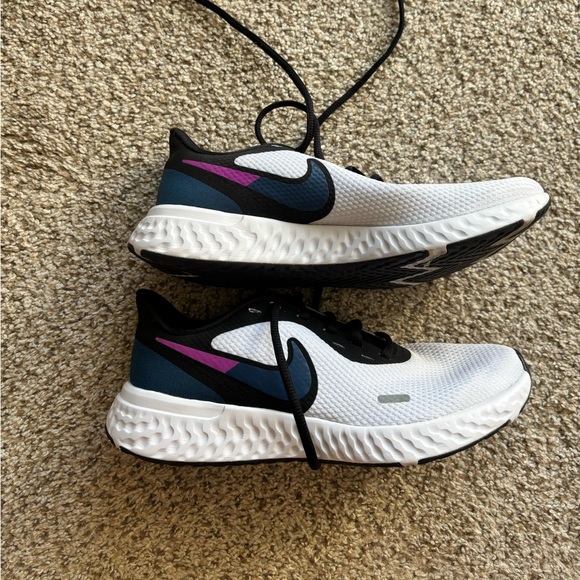 Nike Revolution 5 | 8 - Picture 3 of 7